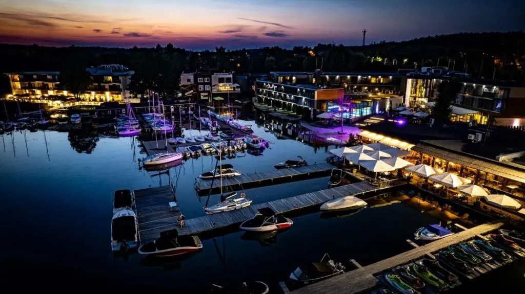 Przystań Hotel & Restaurants – hotel nad jeziorem Ukiel w Olsztynie
