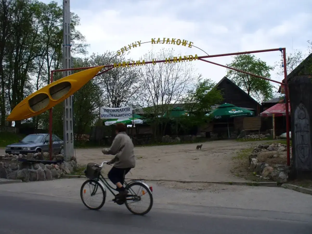 Turystyka na Krutyni: Co zobaczyć, by prawdziwie poznać Perłę Mazur?