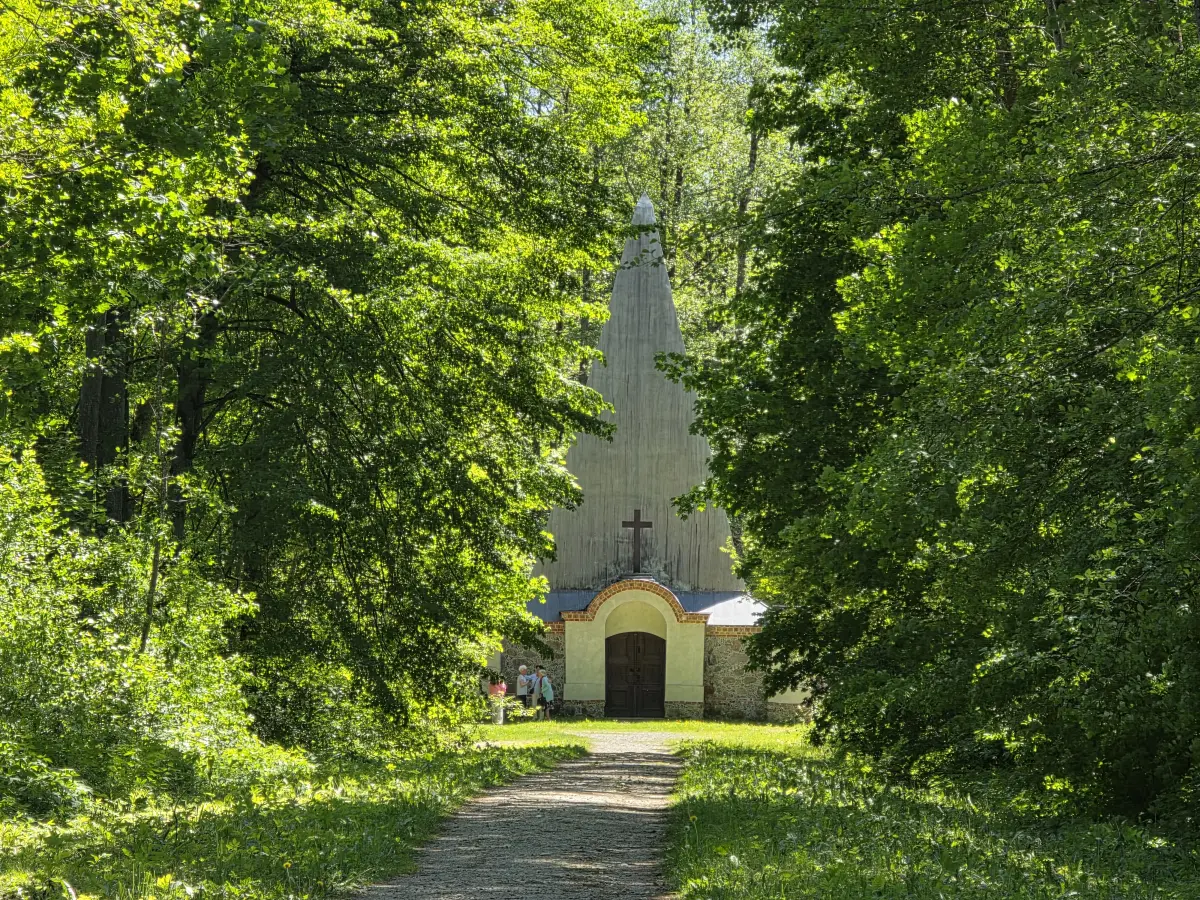 Piramida w Rapie - grobowiec Farenheidów i mumie